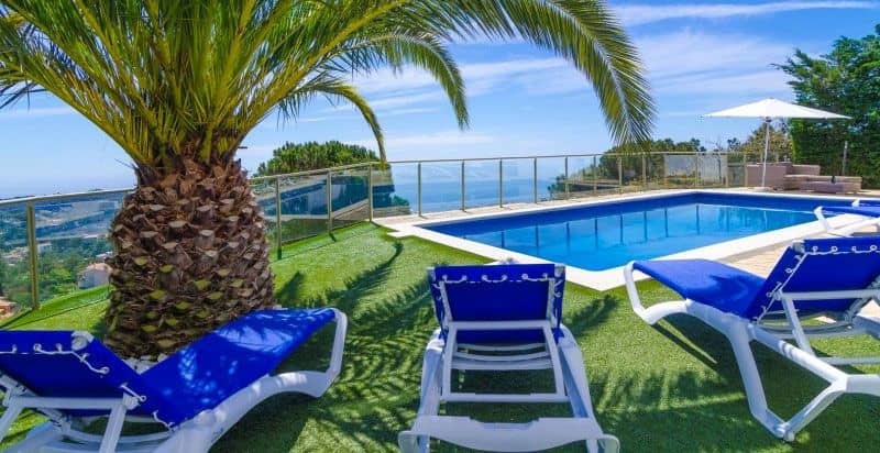 Villas with swimming pool