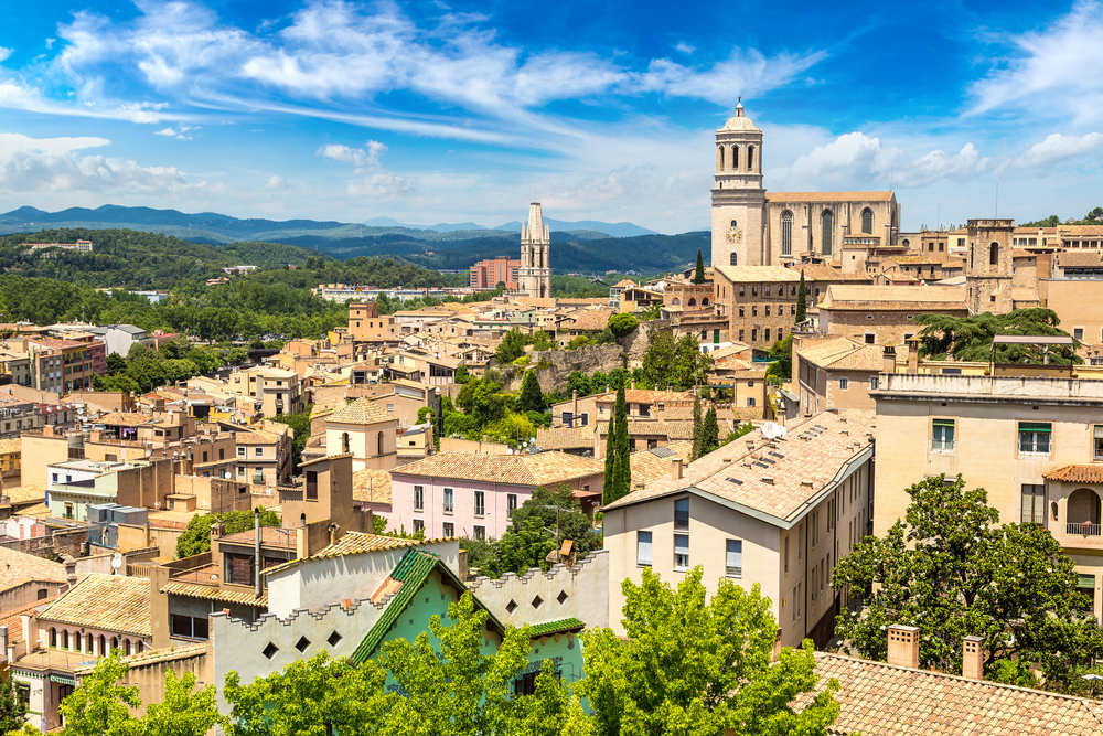 L’attribut alt de cette image est vide, son nom de fichier est Cagtalonie-Girona-city.jpg.