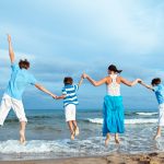 Familie-op-strand-1