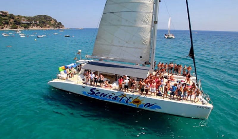 Catamaran in Lloret de Mar - ultimate enjoyment