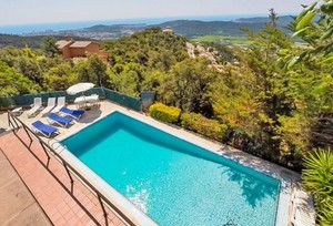https://www.clubvillamar.comQueen Victoria - 4