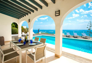 https://www.clubvillamar.comTerrace sur la Mer - 4