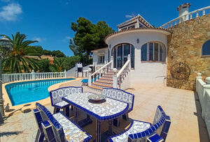 https://www.clubvillamar.comLefkes - 2