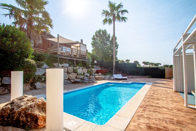https://www.clubvillamar.comWooden - Main