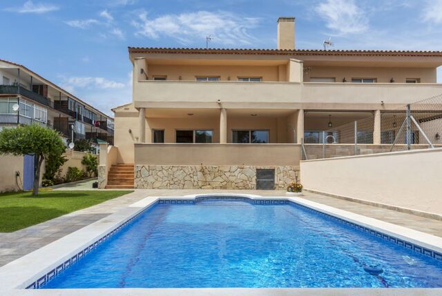https://www.clubvillamar.comMarinada - Main