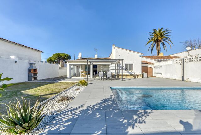 https://www.clubvillamar.comMontgrí - Main