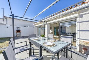 https://www.clubvillamar.comMontgrí - 2