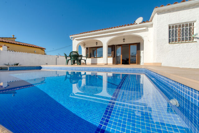 https://www.clubvillamar.comCala - Main