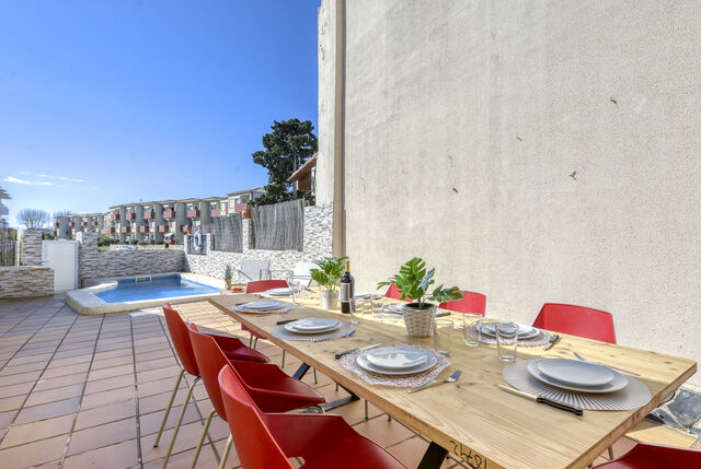 https://www.clubvillamar.comDelfín - Main