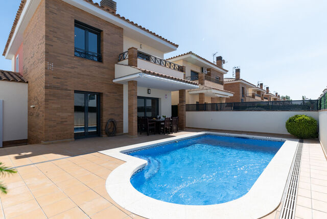 https://www.clubvillamar.comMestral - Main