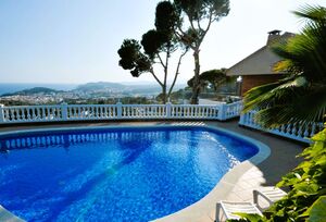 https://www.clubvillamar.comFluvia Azul - 3