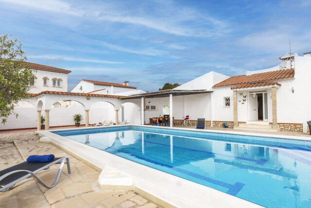 https://www.clubvillamar.comJunqué-Verdure - Main