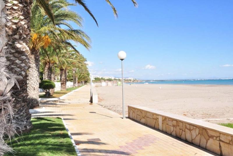 Holiday home Miami Playa Costa Dorada Villa Spain for rent Promenade