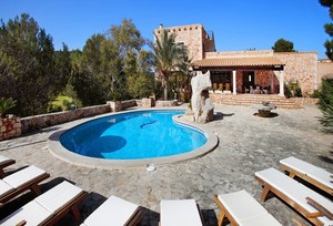 https://www.clubvillamar.comEs Castell - 4