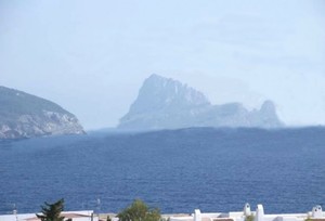 https://www.clubvillamar.comWhite Es Vedra - 2