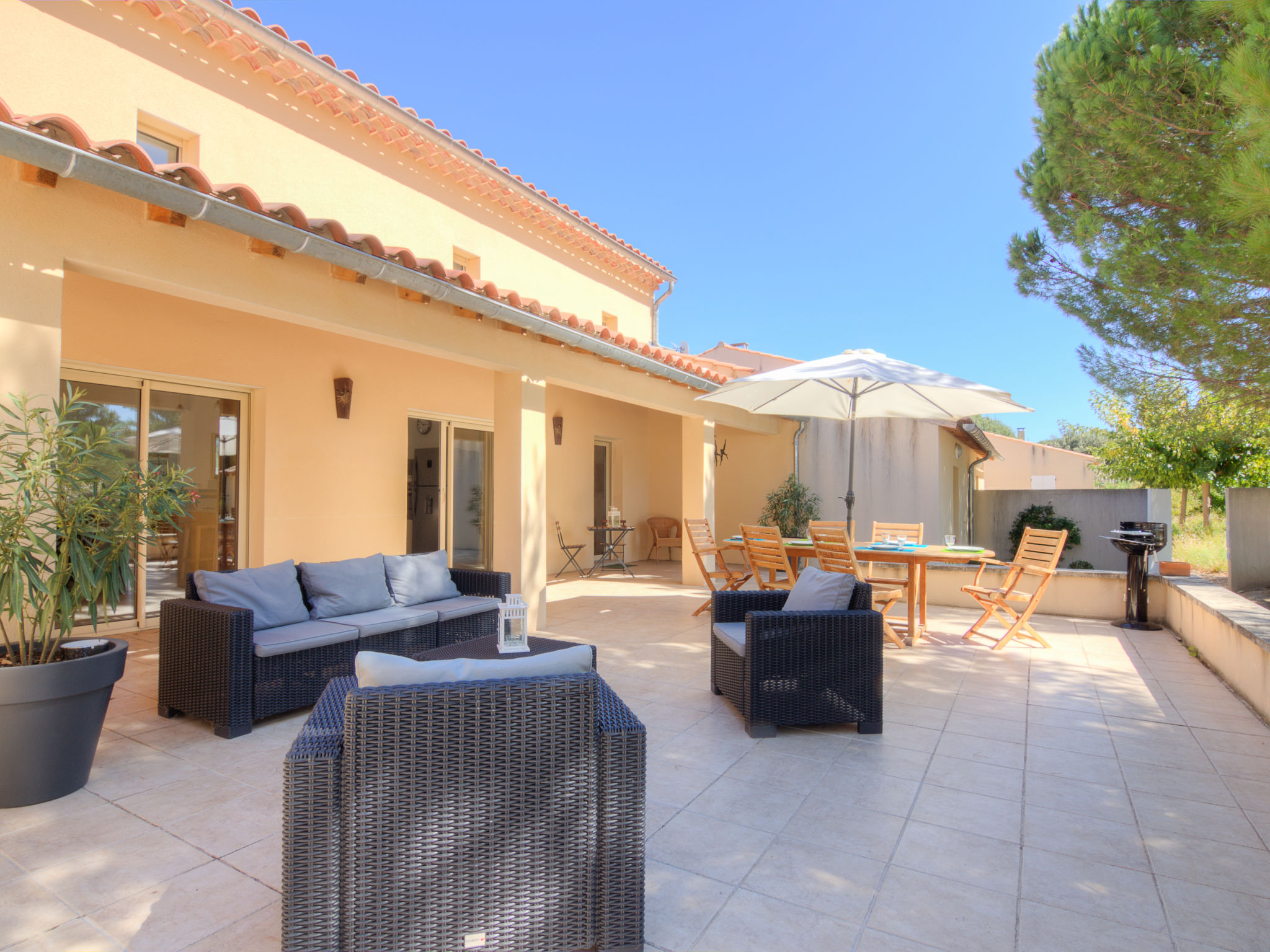 Holiday home Carpentras Provence Villa France for rent Fauvettes