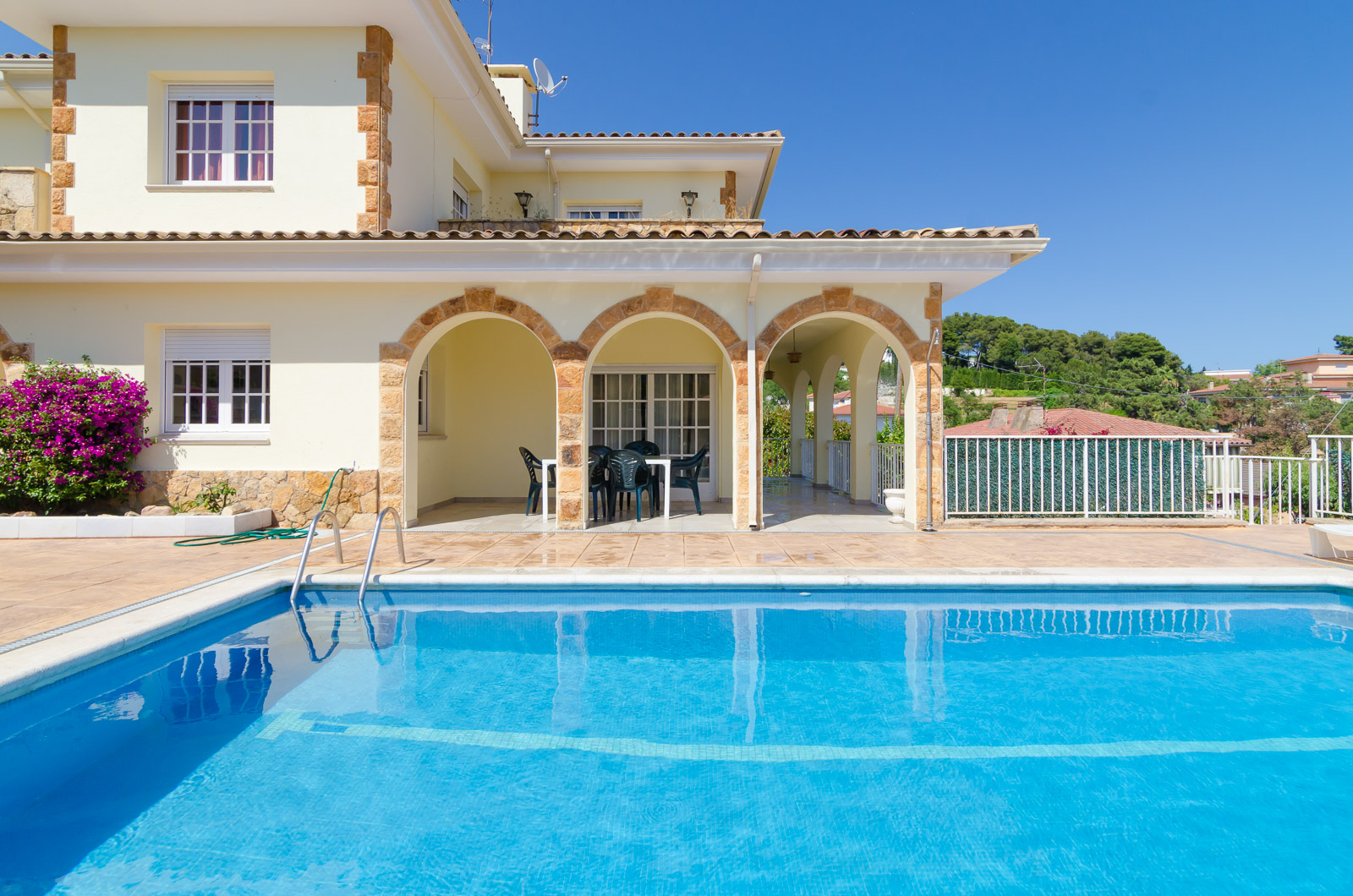 Holiday villa Lloret de Mar Villa Esperanza, ideal for large groups.