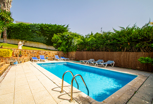 https://www.clubvillamar.comSophie - 2