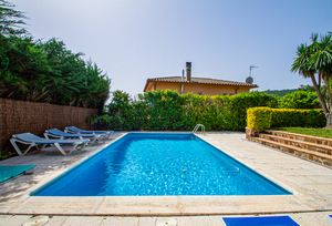 https://www.clubvillamar.comSophie - 3
